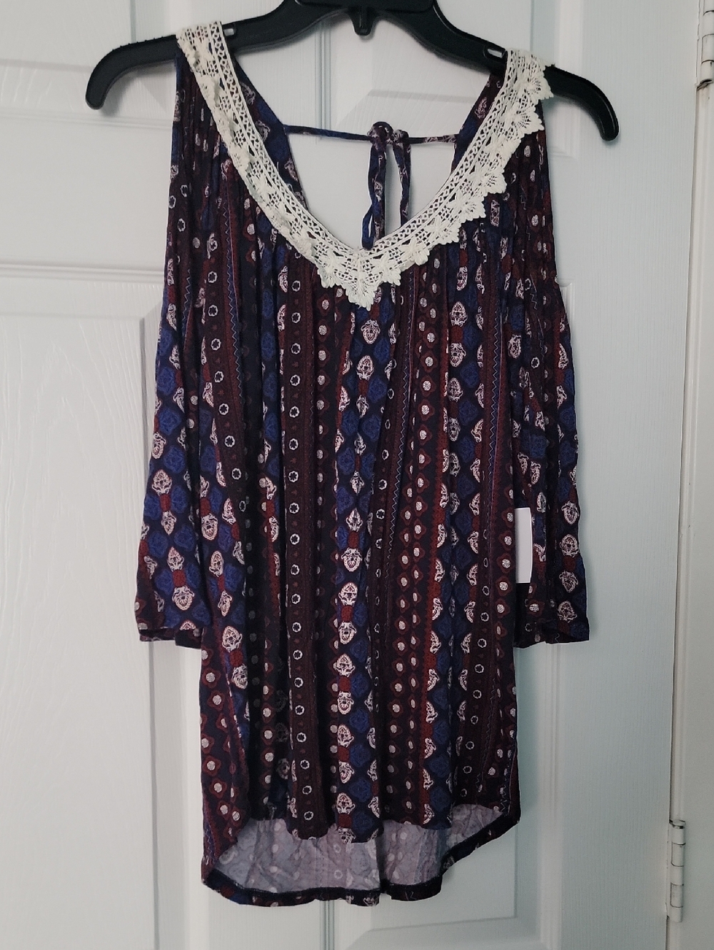 Charlotte Russe Burgundy and Navy Boho Cold-Shoulder Tunic with Crochet Trim